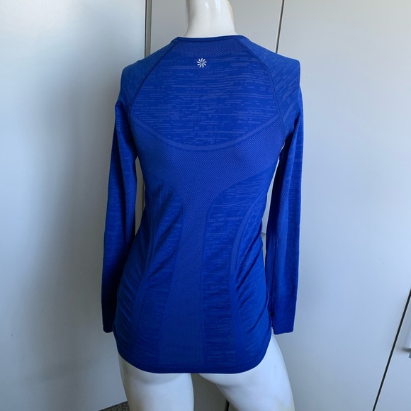 Athleta XS ruching back panels blue long sleeve T-shirt - Picture 6 of 6
